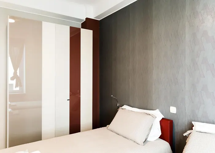 Welcome Place D'armes Ii *